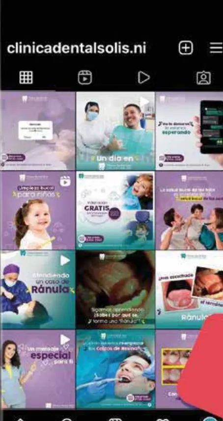 Feed de Instagram de Clínica Dental Solís en tonos lila y celeste